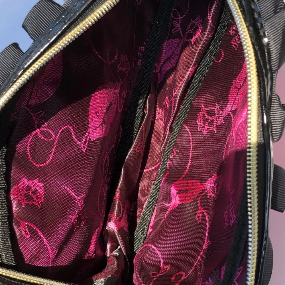 Betsey Johnson Ruffle Red Skull Highness Roses Makeup Cosmetic Bag & Wipes